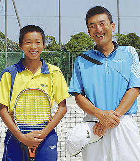 米田選手（左）と山崎顧問