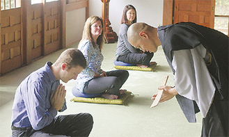 東光禅寺で行われた外国人向けの禅の体験会