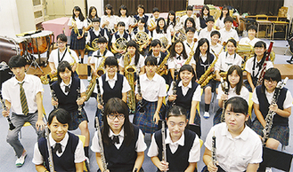 吹奏楽部のメンバー