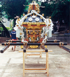 瀬戸神社の神輿