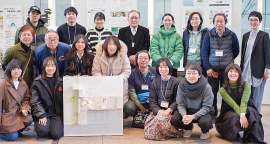 「あおぞら広場をつくる会」の関係者＝同会提供