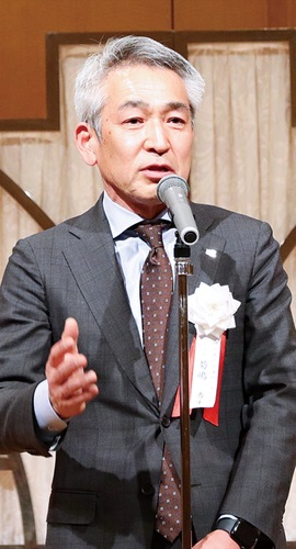 会を締めくくった菊嶋支部長