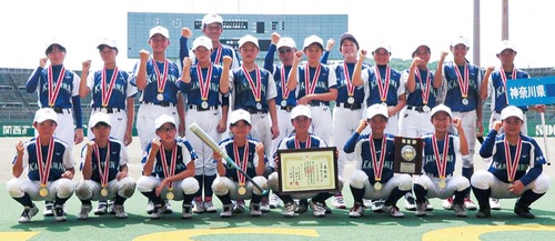 準優勝のYAMAYURIメンバー＝提供写真