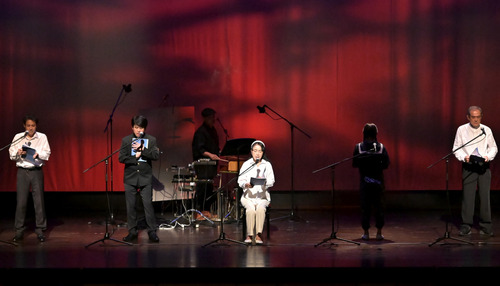 横浜大空襲の悲惨さを伝える朗読劇＝杉田劇場提供