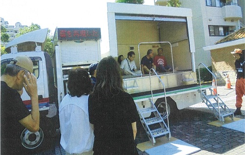 起震車体験の様子＝同管理組合提供