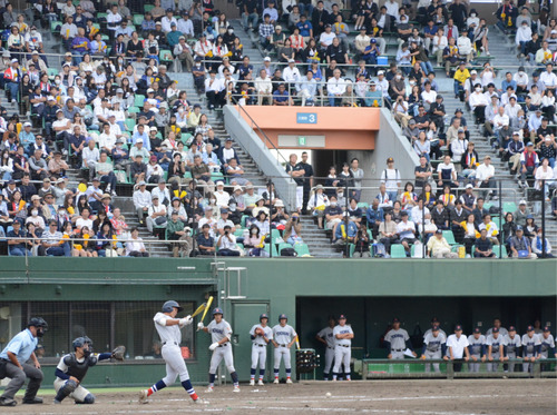会場には平日にも関わらず約3500人の観客が集結