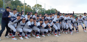 センバツの出場を喜ぶ横浜高校野球部の部員
