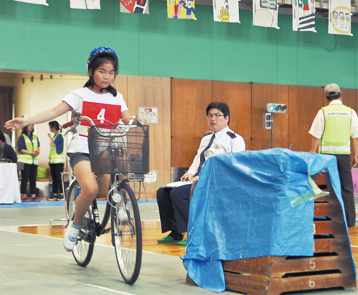 金沢区 三世代で自転車ルール学ぶ 60人が参加 優勝は小田小に | 金沢区