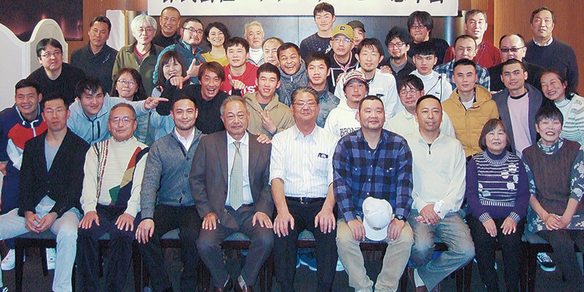 社員と外国人技能実習生ら