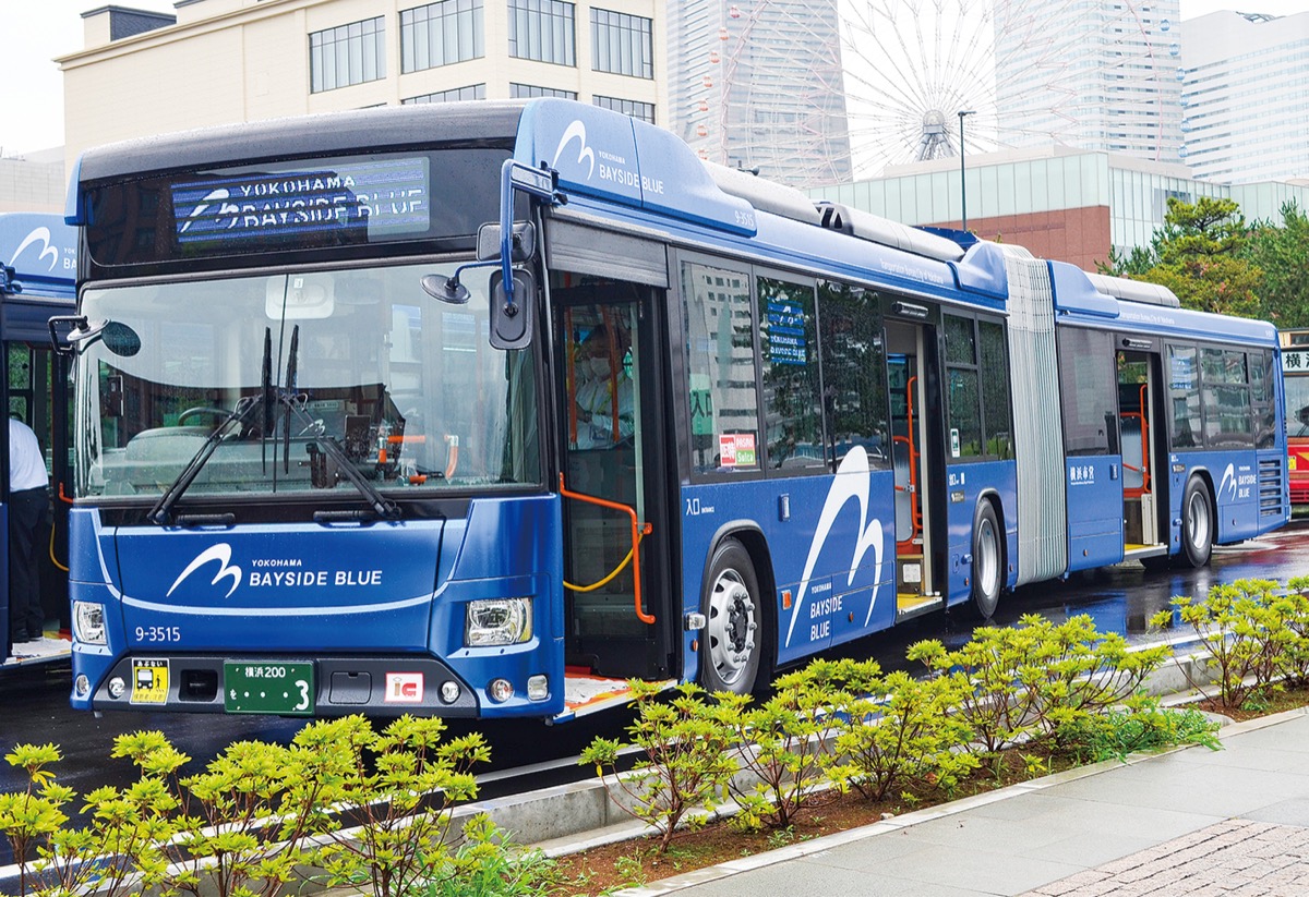 青の車体が特徴のベイサイドブルー