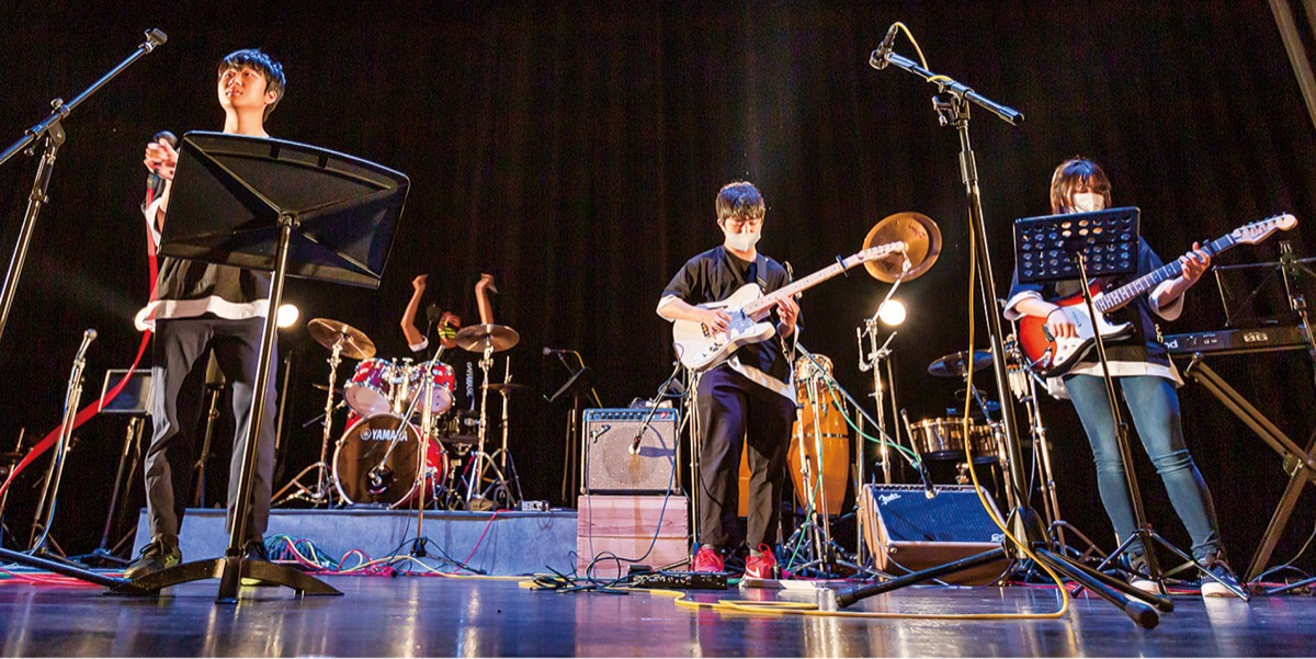 出演した高校生バンド＝同団体提供