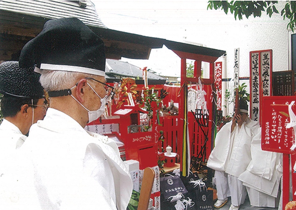 中浜稲荷神社で鎮座祭