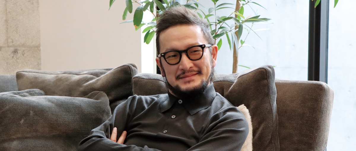 インタビューに応える中村獅童さん=都内自宅にて