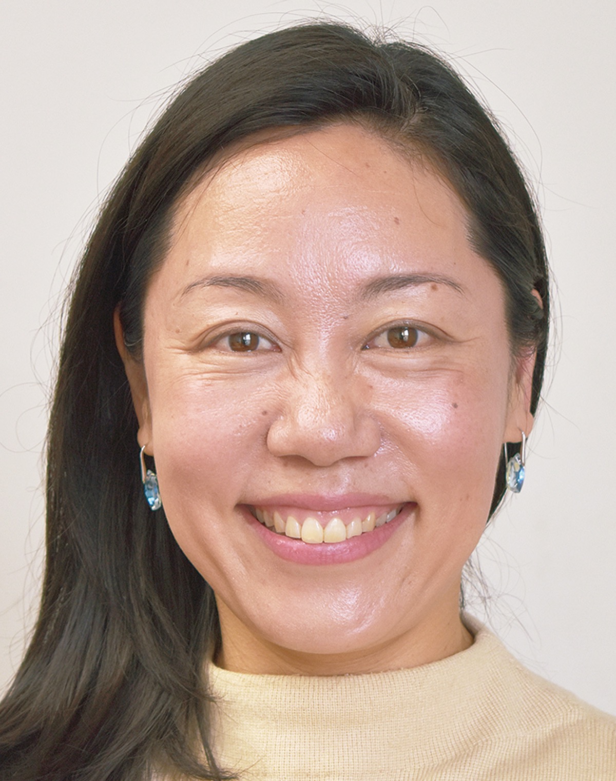 角田 麻甫さん（本名：角田 麻子） (写真1)