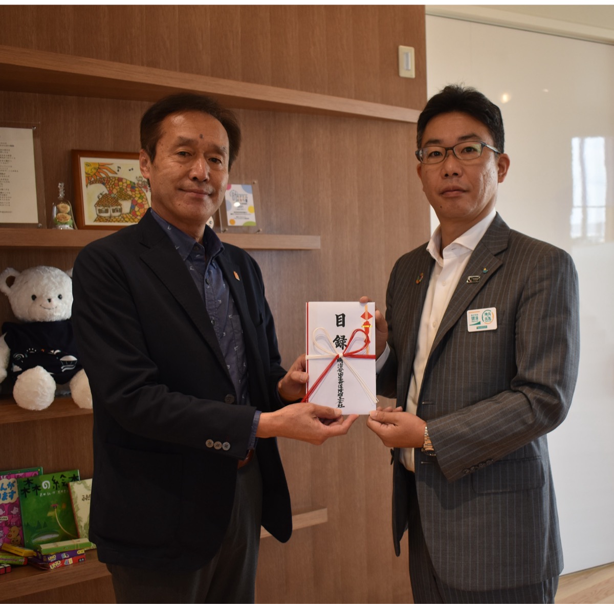 田川代表(左)と本多支社長