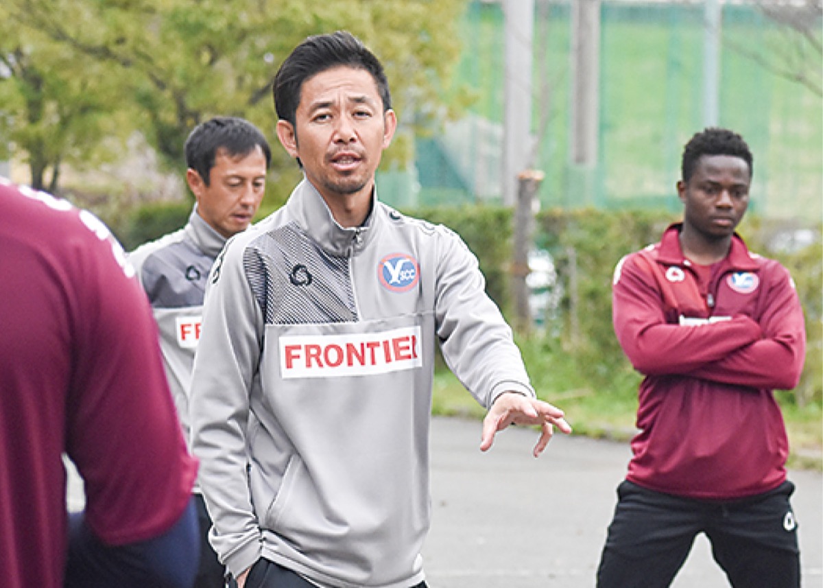 選手を鼓舞する倉貫一毅監督