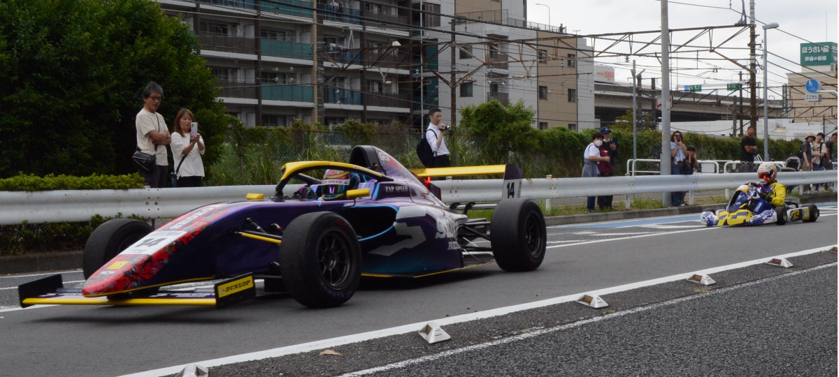 ９月28日に「磯子まつり」