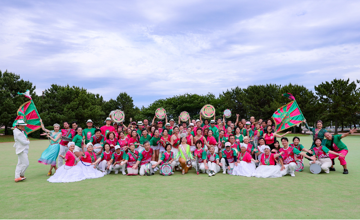 スペシャルゲストのサンバチーム「エスコーラ・ヂ・サンバ・サウーヂ」