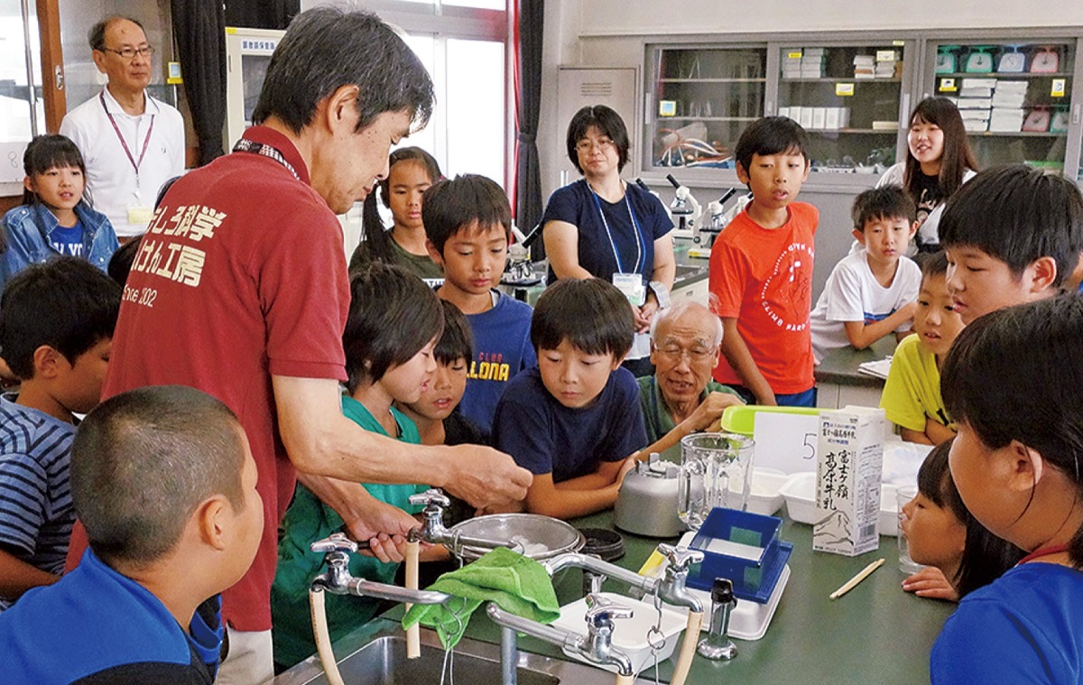 体験を通じて科学の面白さを伝える