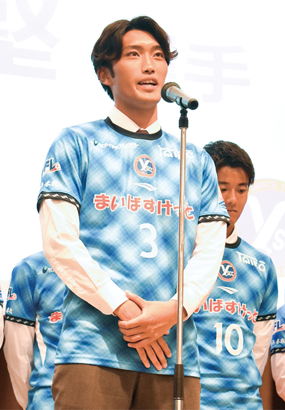 出席者へ挨拶するキャプテンの樋口堅選手