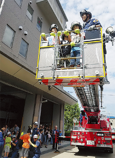はしご車で25ｍ上空体感