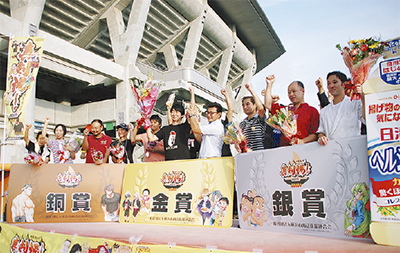 「白黒からあげコンビ」が金賞
