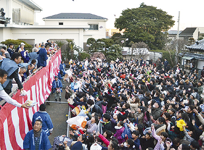 境内に「福は内」響く