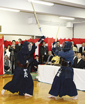 全日本剣道選手権で優勝経験もある正代巡査部長（左）