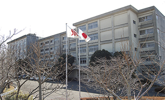 横浜立野高校が使用する旧港南台高校の校舎