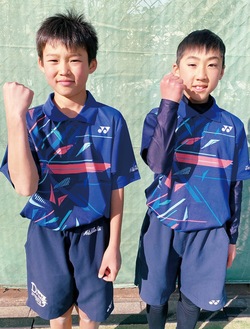 県で優勝した宇津木さん（左）と丸尾さんペア