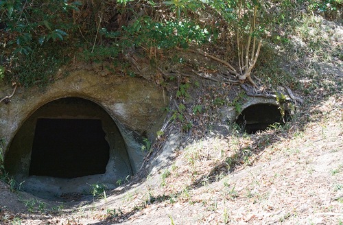 宮ノ前横穴墓群の一部