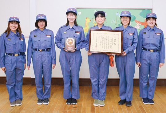 団に所属する職員