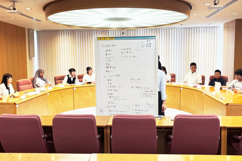 高校生が神奈川県政について議論する「かながわハイスクール議会2025」＝政治の村Students撮影