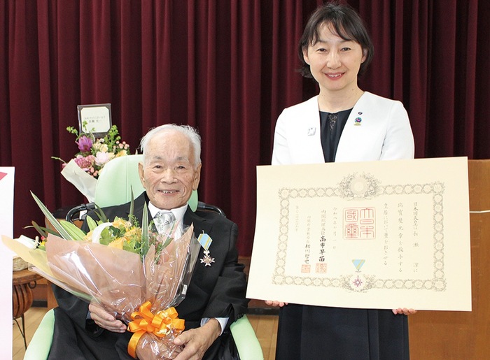栄区在住 長瀬さん 瑞宝双光章を受章 教育・福祉活動が評価