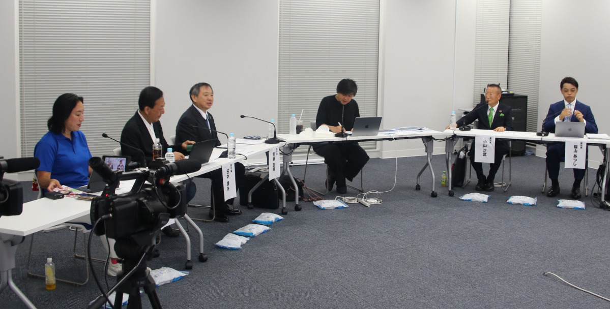 横浜市長選　討論会で候補者５人が舌戦　現職は不参加