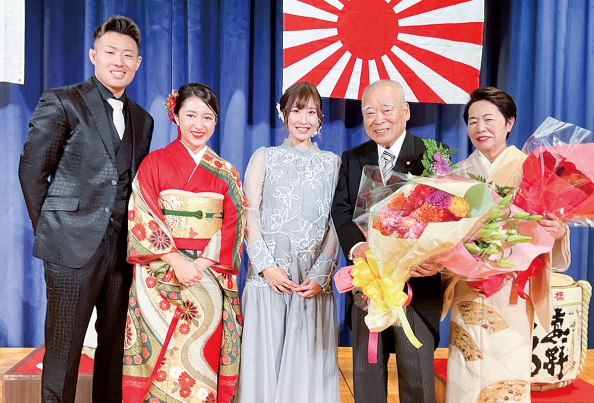 藍綬褒章祝う会、盛大に