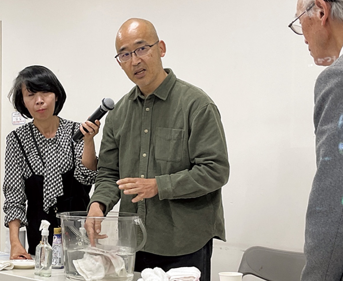 洗剤のデモンストレーション