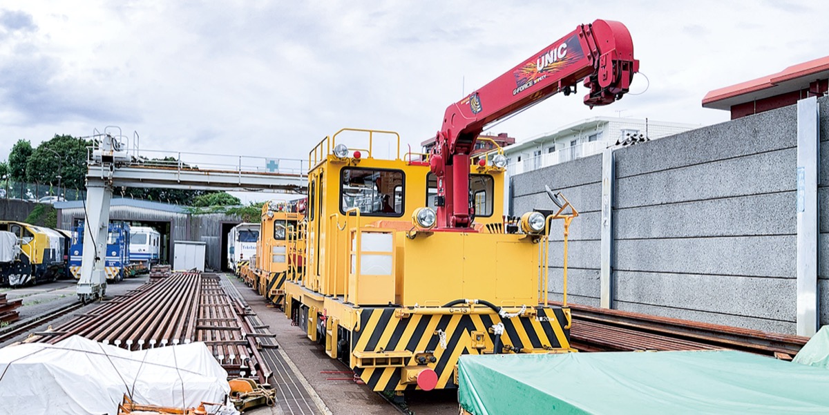 荷物を運ぶモーターカー