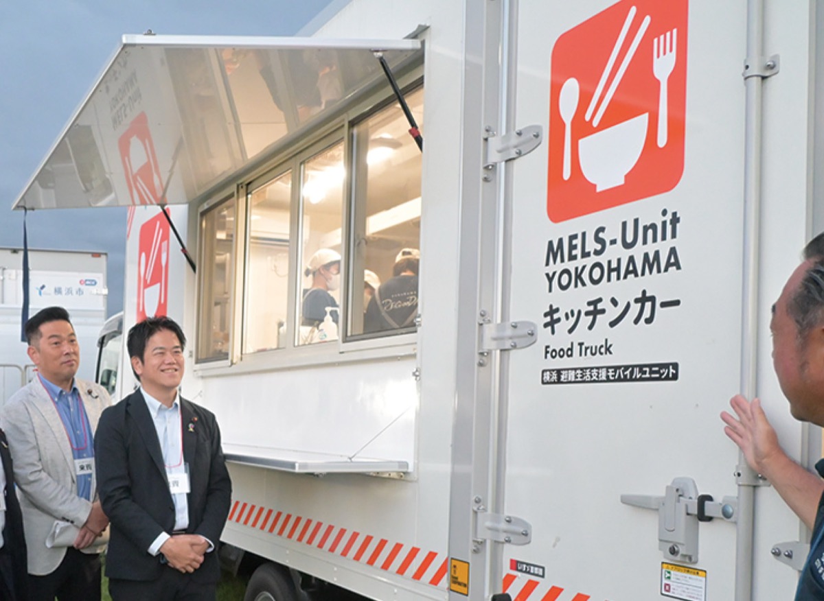 TKBの視察(本人左)