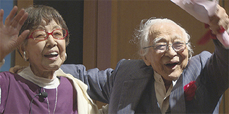 笹本さん（左）とむのさん©ピクチャーズネットワーク株式会社