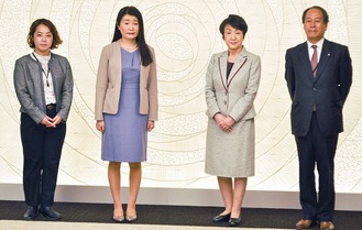 ＷＦＰ日本事務所の焼家代表（左から２人目）らが林市長（同３人目）を訪問した