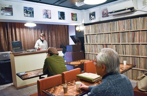 ジャズ喫茶型のリスニングルーム