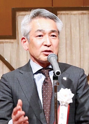 会を締めくくった菊嶋支部長