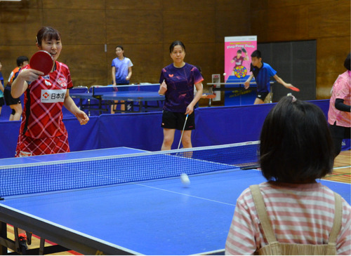 指導する笹尾選手