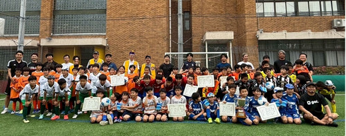 10歳以下の部に出場した選手ら＝提供