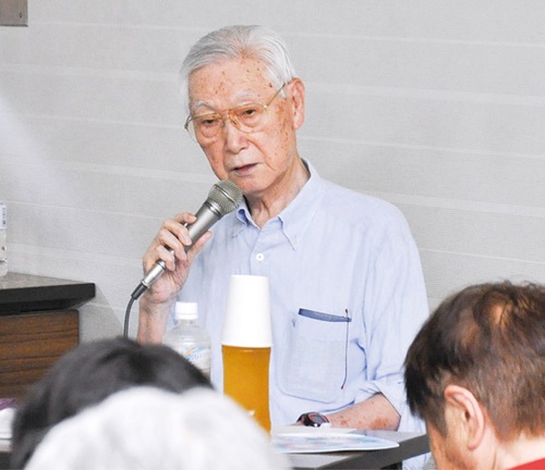 講演する田代さん
