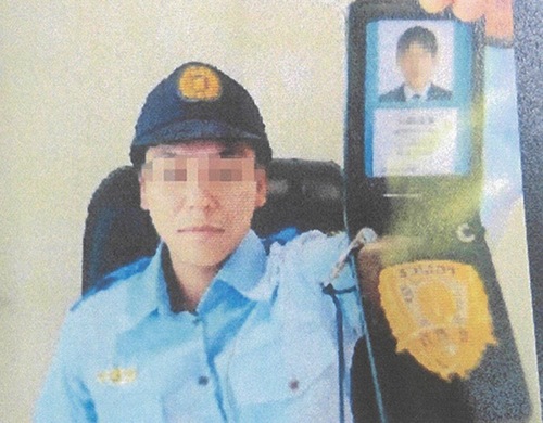 ビデオ通話で偽物の警察手帳などを見せて信じ込ませる手口も＝提供／警視庁