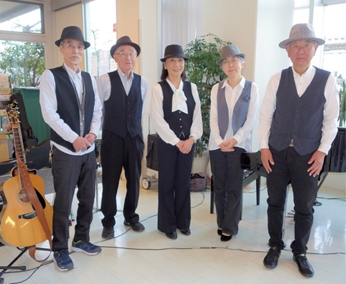 一座にしメンバー＝提供