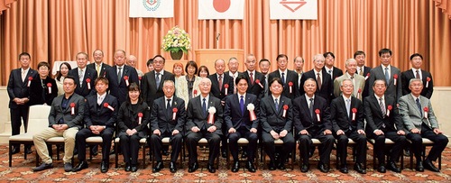 市安協の被表彰者ら