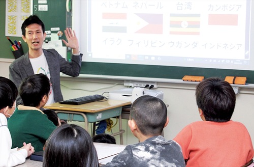 授業を行う片山代表